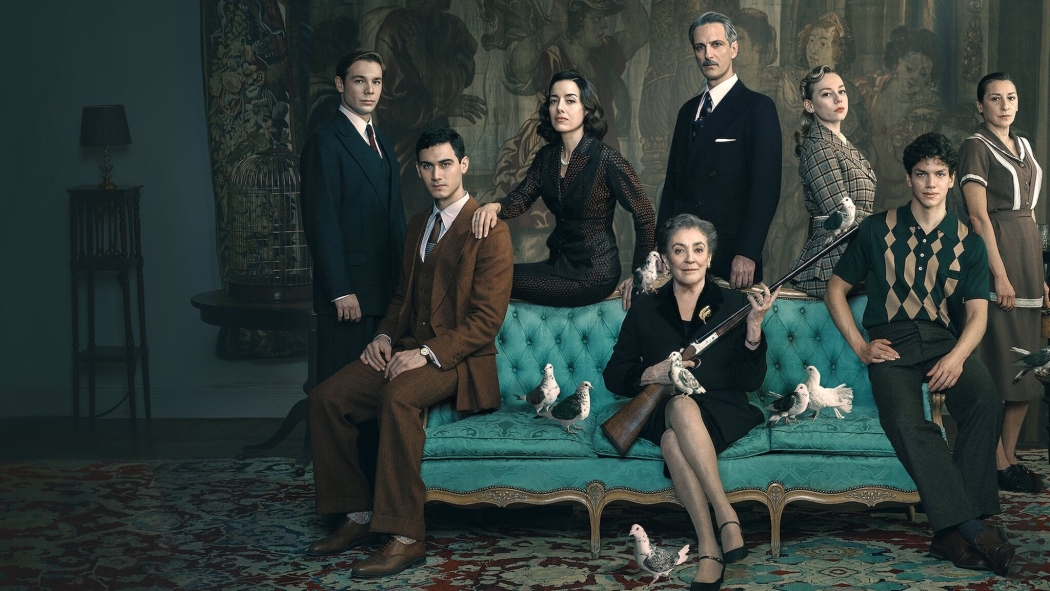 Alguien tiene que morir 1. Sezon 1. Bölüm izle