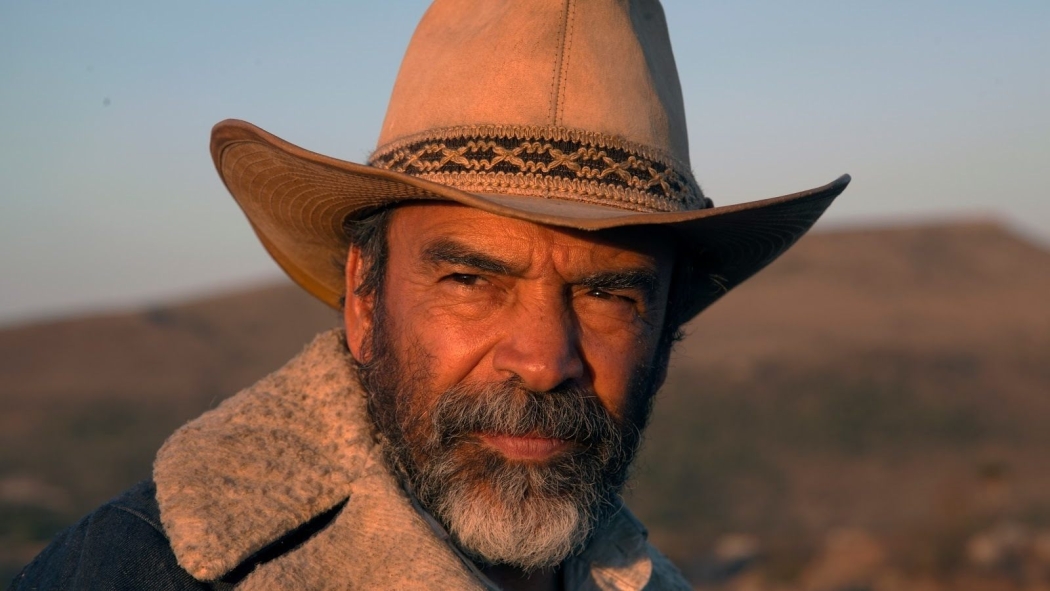 İnce Sarı Çizgi izle