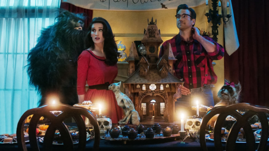 The Curious Creations of Christine McConnell 1. Sezon 1. Bölüm izle